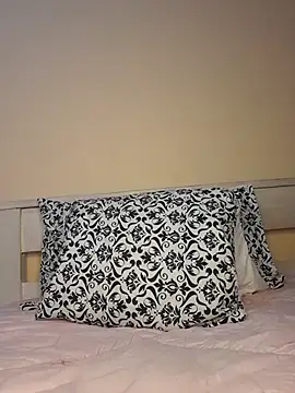 Freya 004 online show from 24, 9, 2025