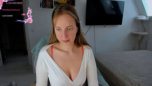 violet blue eyes online show from 10, 9, 2025