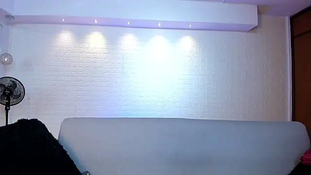 violet scott online show from 15, 12, 2025