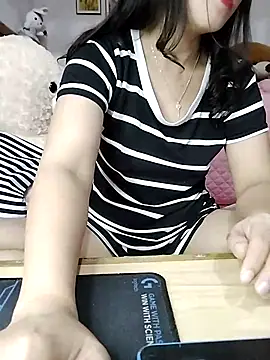 Snapshot of cream1299 chatting on 21, 7, 2026 cream1299 online show from 21, 7, 2026