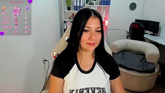 Snapshot of katya_nt chatting on 3, 10, 2025 katya nt online show from 3, 10, 2025