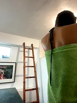 Snapshot of Rati_Curly chatting on 12, 10, 2025 Rati Curly online show from 12, 10, 2025