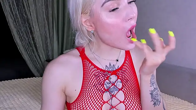Snapshot of Sweeet_Barbie chatting on 16, 7, 2026 Sweeet Barbie online show from 16, 7, 2026