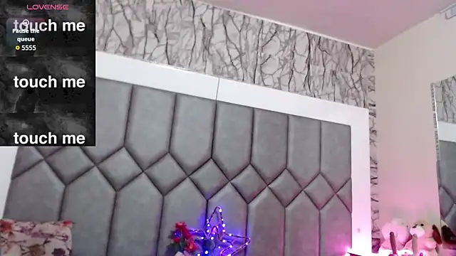 Tiffany Valentine15 online show from 16, 12, 2025