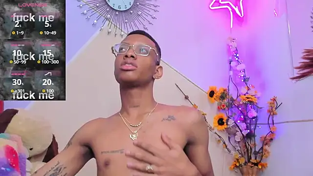 Tiffany Valentine15 online show from 20, 9, 2025