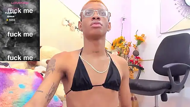 Tiffany Valentine15 online show from 26, 9, 2025