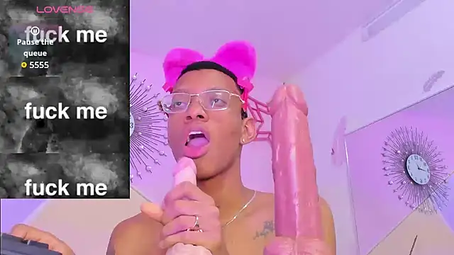 Tiffany Valentine15 online show from 2, 11, 2025