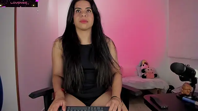 Biancastrongg online show from 15, 10, 2025