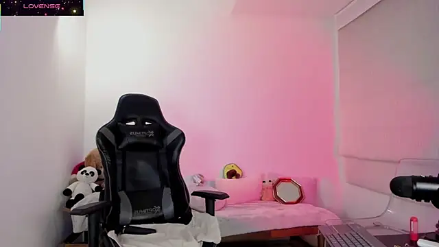 Biancastrongg online show from 30, 11, 2025