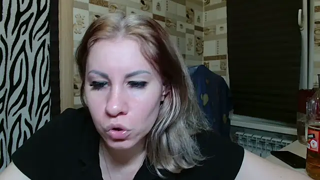 Snapshot of TherestlessKitty chatting on 25, 6, 2026 TherestlessKitty online show from 25, 6, 2026
