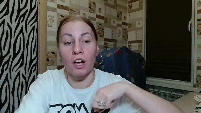 Snapshot of TherestlessKitty chatting on 21, 6, 2026 TherestlessKitty online show from 21, 6, 2026
