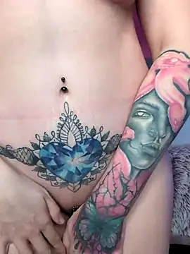 nora the strange online show from 31, 3, 2026