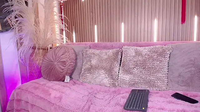 Tayzon Foxxx online show from 18, 4, 2026