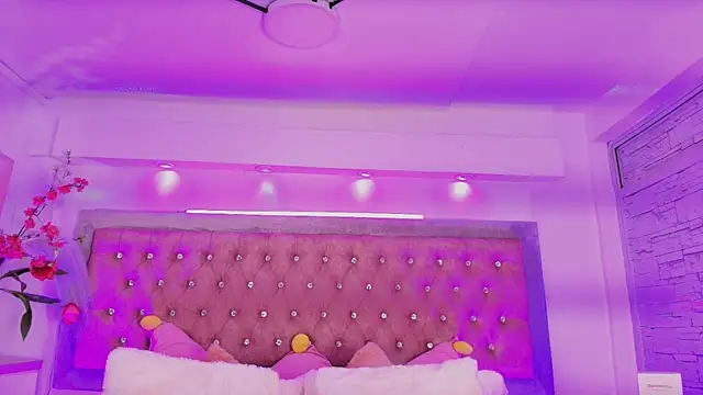 Tayzon Foxxx online show from 16, 10, 2025