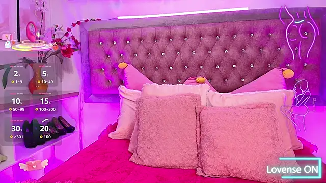 Tayzon Foxxx online show from 3, 10, 2025