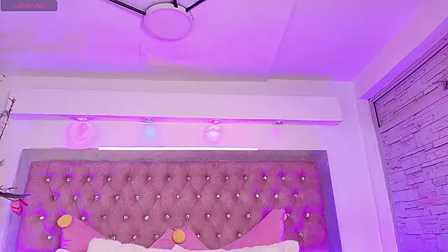 Tayzon Foxxx online show from 26, 11, 2025