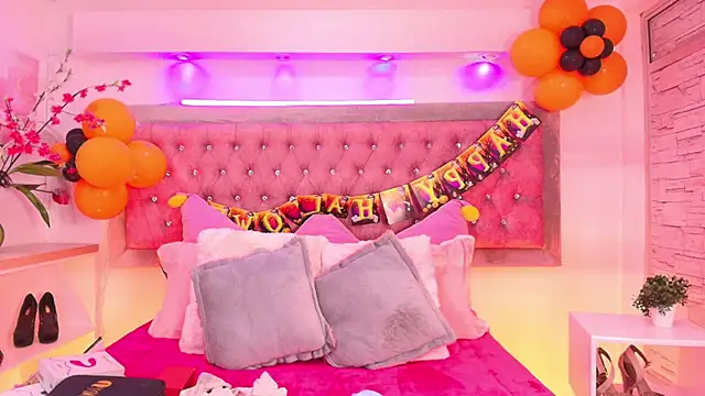 Tayzon Foxxx online show from 9, 10, 2025