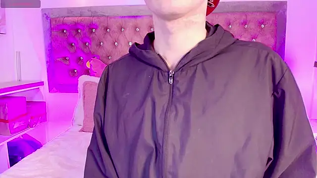 Tayzon Foxxx online show from 8, 1, 2026