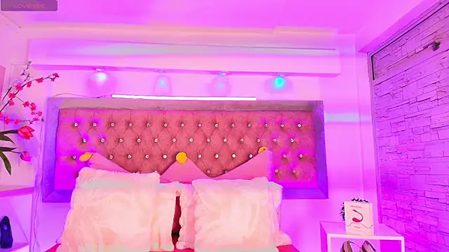 Tayzon Foxxx online show from 10, 10, 2025