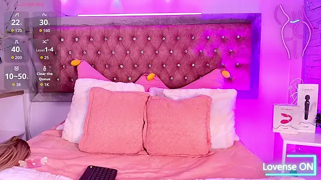 Tayzon Foxxx online show from 23, 10, 2025