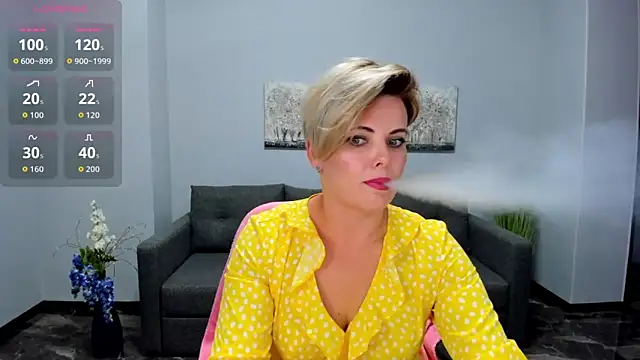 Julia Wilsone online show from 3, 10, 2025