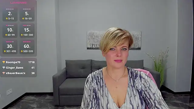 Julia Wilsone online show from 21, 2, 2025