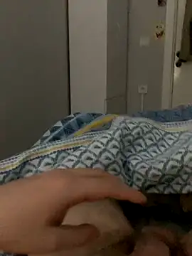 Snapshot of Erenn34 chatting on 15, 12, 2025 Erenn34 online show from 15, 12, 2025