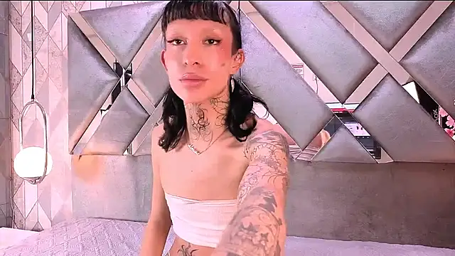 MadisonWood01 online show from 9, 4, 2026