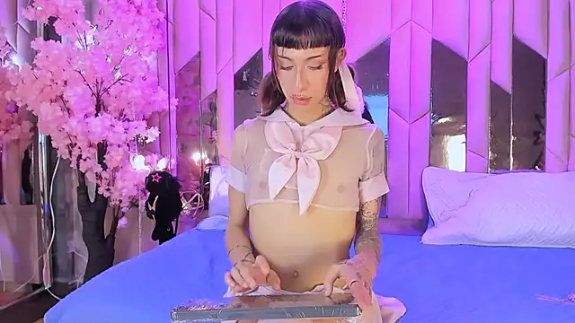 MadisonWood01 online show from 9, 11, 2025