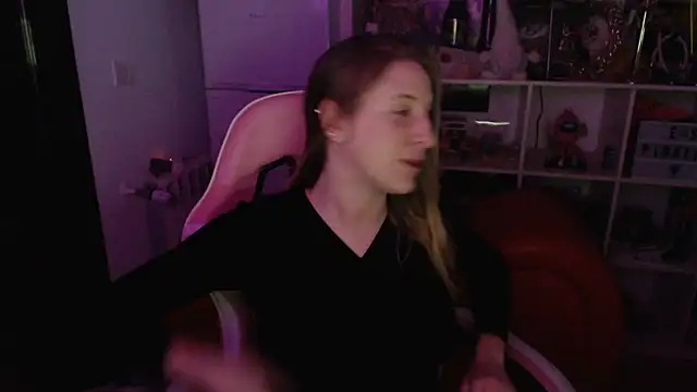 Snapshot of Pinkyladyxxx chatting on 4, 1, 2025 Pinkyladyxxx online show from 4, 1, 2025