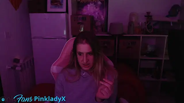Snapshot of Pinkyladyxxx chatting on 10, 1, 2025 Pinkyladyxxx online show from 10, 1, 2025