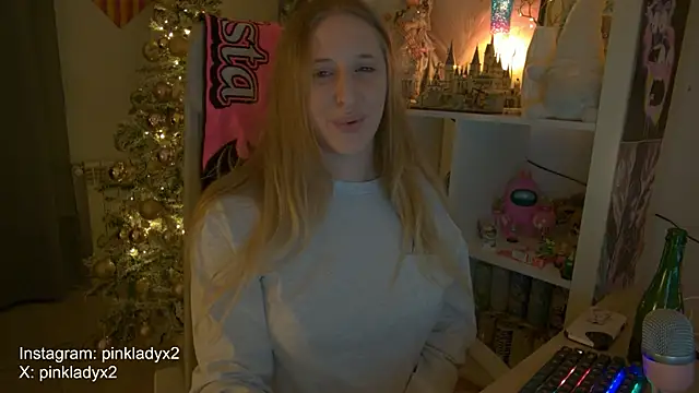 Snapshot of Pinkyladyxxx chatting on 30, 11, 2025 Pinkyladyxxx online show from 30, 11, 2025