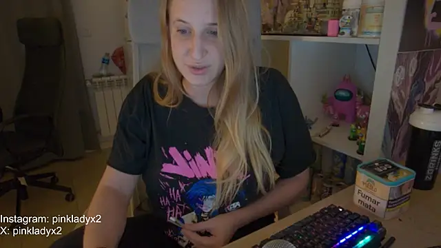 Snapshot of Pinkyladyxxx chatting on 4, 11, 2025 Pinkyladyxxx online show from 4, 11, 2025