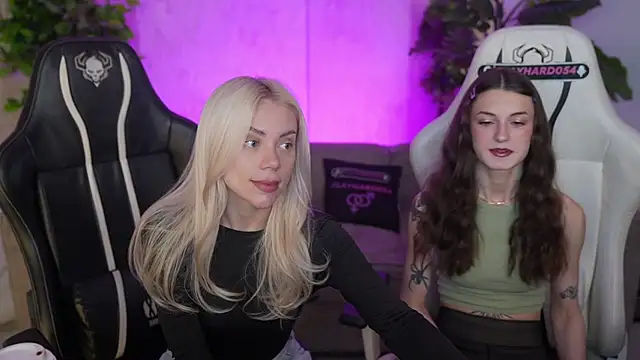 Britney054 online show from 3, 2, 2026