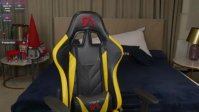 Britney054 online show from 27, 12, 2024