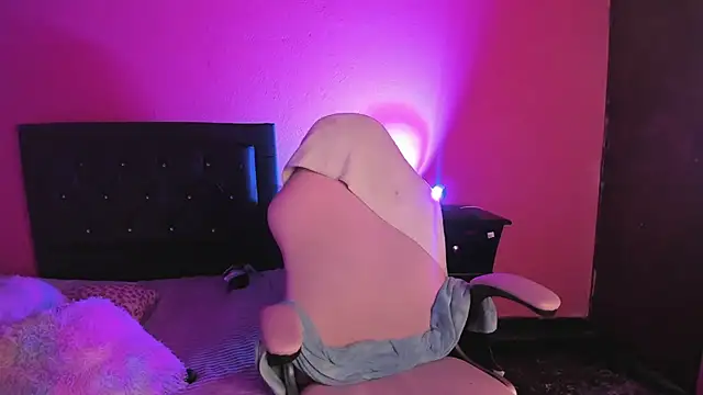 ivy roosx online show from 16, 3, 2025