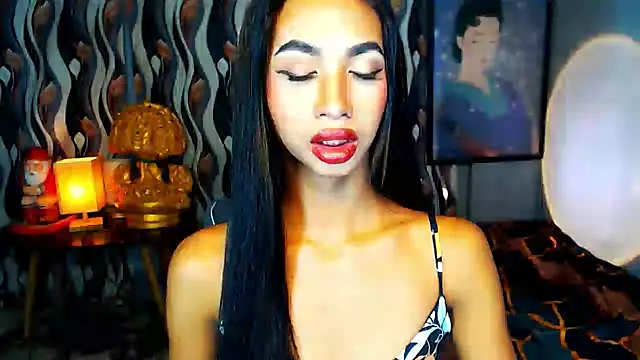 Snapshot of PrettyLatiina chatting on 8, 12, 2024 PrettyLatiina online show from 8, 12, 2024