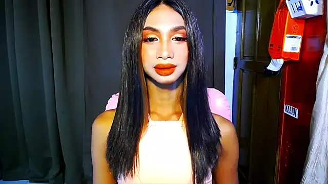 Snapshot of PrettyLatiina chatting on 30, 10, 2025 PrettyLatiina online show from 30, 10, 2025