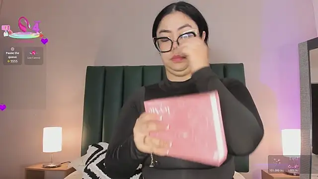 juicy led  online show from 28, 3, 2026