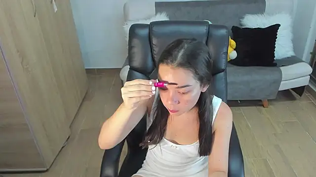 AprilDubois online show from 6, 10, 2025