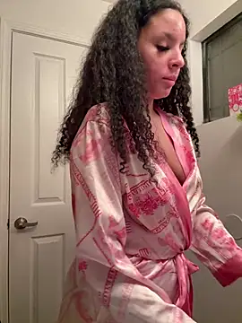 thatonelightskinn online show from 25, 2, 2025