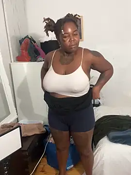 Goddess Nafeesha online show from 7, 10, 2025