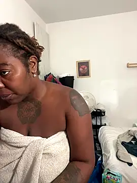 Goddess Nafeesha online show from 8, 10, 2025