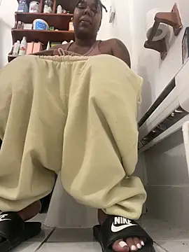 Snapshot of Goddess_Nafeesha chatting on 1, 2, 2026 Goddess Nafeesha online show from 1, 2, 2026