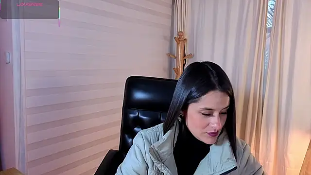 Alice milf  online show from 1, 12, 2025