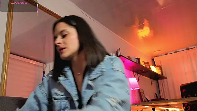 Alice milf  online show from 12, 9, 2025