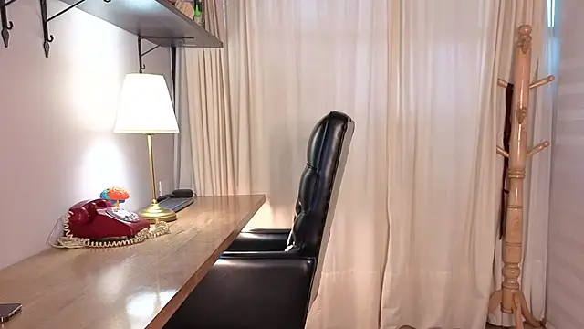 Alice milf  online show from 13, 11, 2025