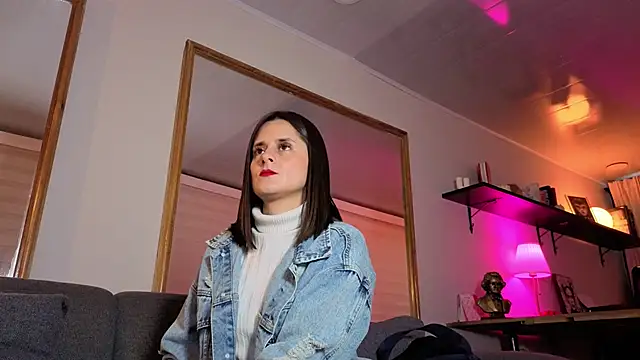 Alice milf  online show from 18, 9, 2025