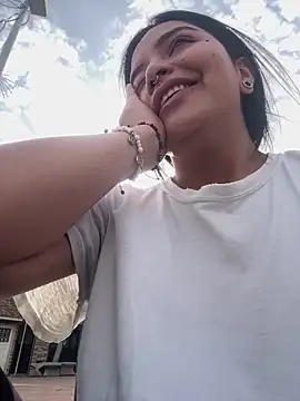  luna torres online show from 3, 3, 2026