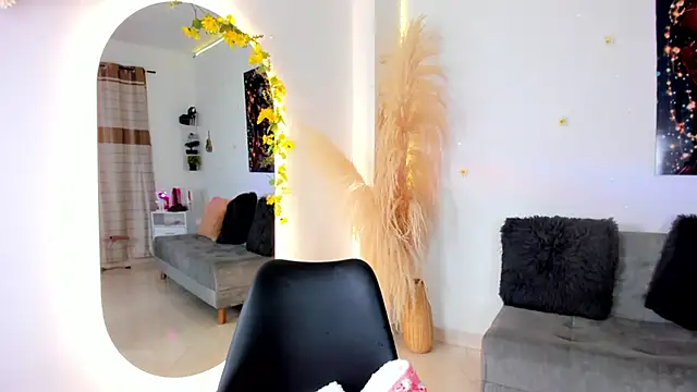 chantall smith online show from 8, 10, 2025